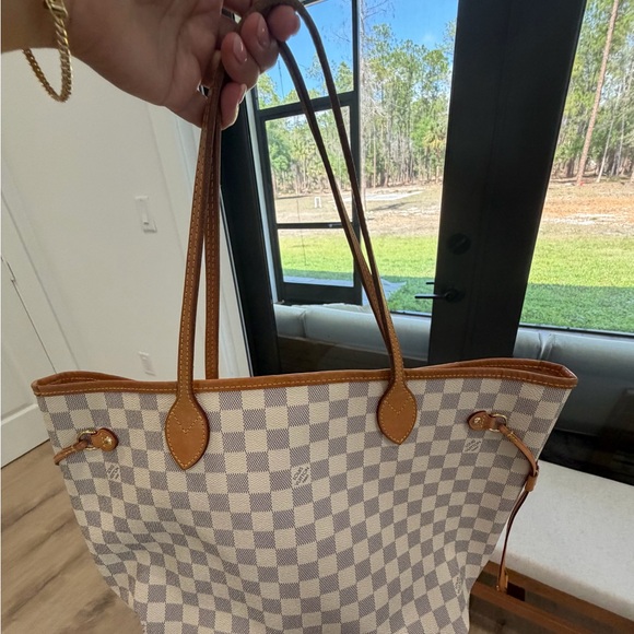 Louis Vuitton Neverfull MM Damier Azur w/ Rose Ballerine Interior + Pouch - Picture 5 of 8